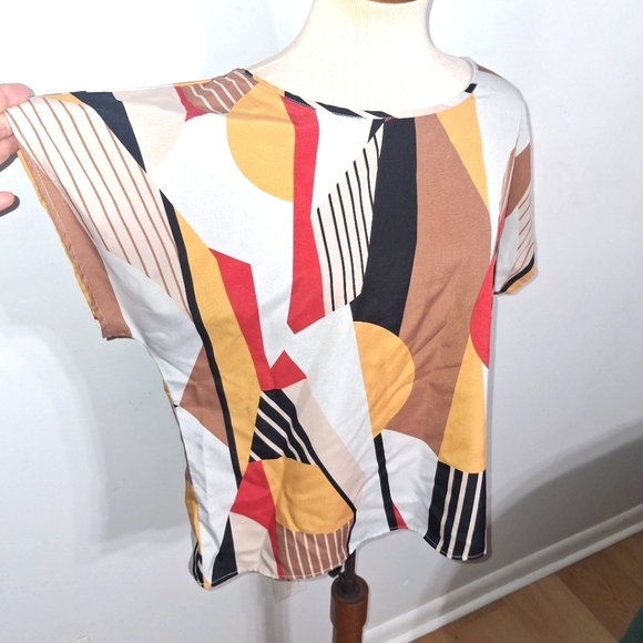 SHEIN /Graphic Blouse Relaxed Style- W Sz 12 - Picture 2 of 6